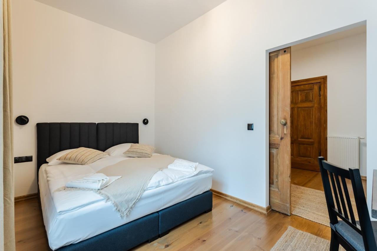 Two Bedroom Very Berry Apartment In Poznan With Desk By Noclegi Renters Dış mekan fotoğraf