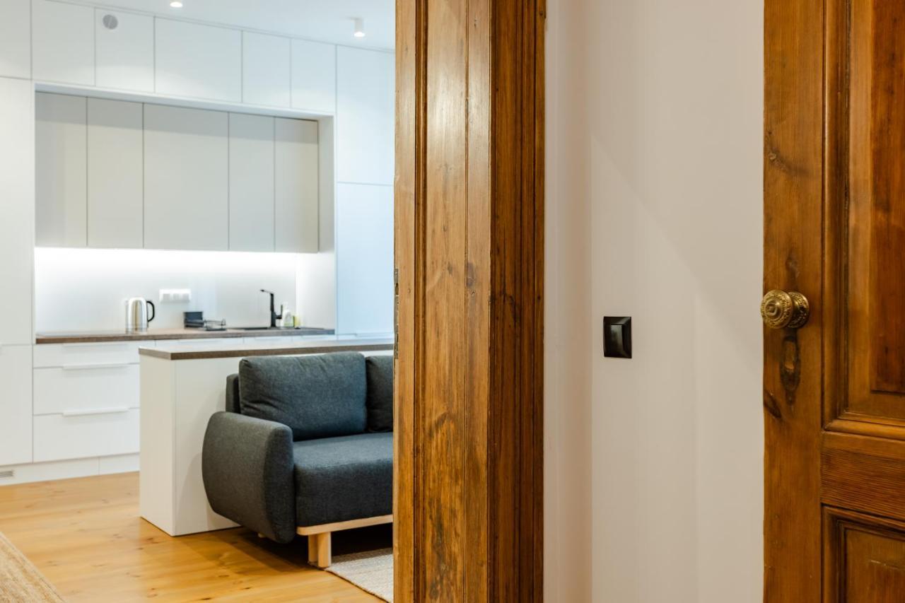Two Bedroom Very Berry Apartment In Poznan With Desk By Noclegi Renters Dış mekan fotoğraf