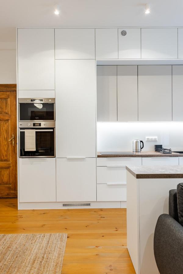 Two Bedroom Very Berry Apartment In Poznan With Desk By Noclegi Renters Dış mekan fotoğraf